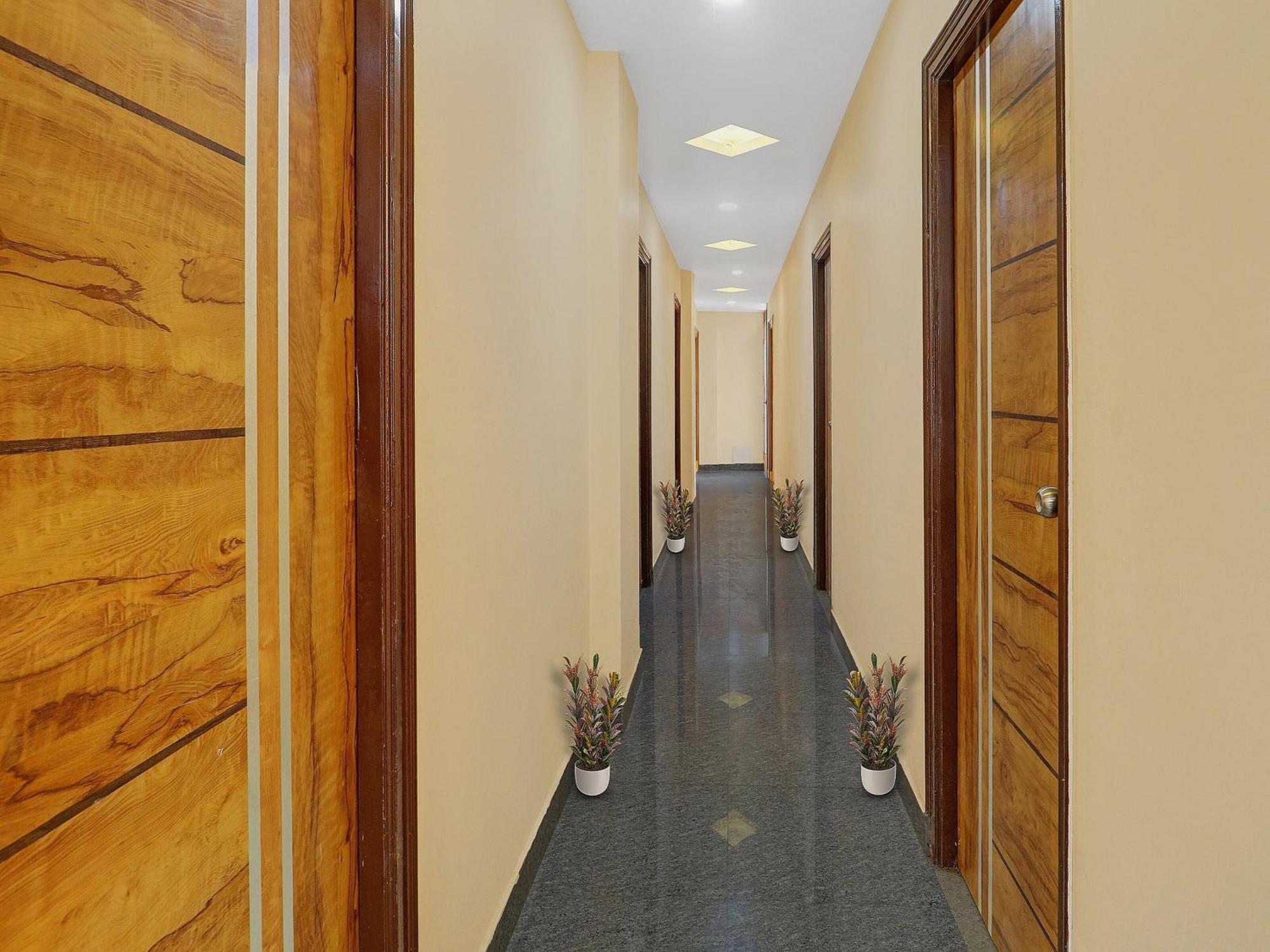 Hotel O S V Residency Kajaguda Near Gachibowli Hyderabad Exterior photo